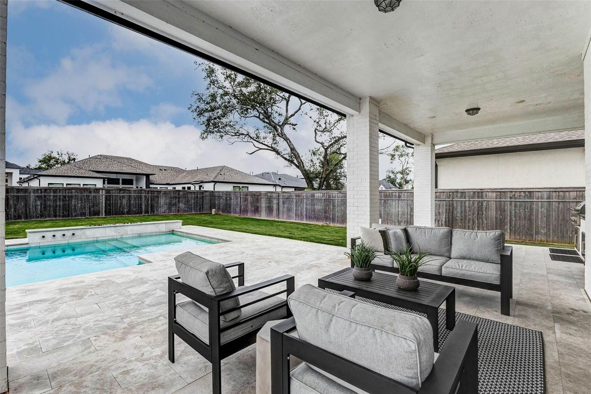 Exterior, Pool