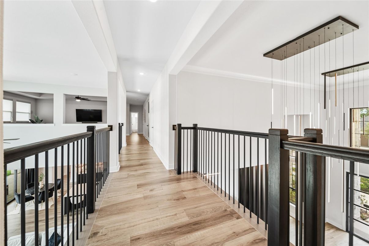 Interior, Pendant Lights, Recessed Lighting, Wood Texture Flooring