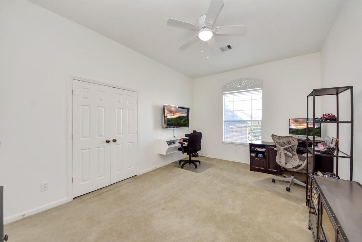 Home Office, Interior