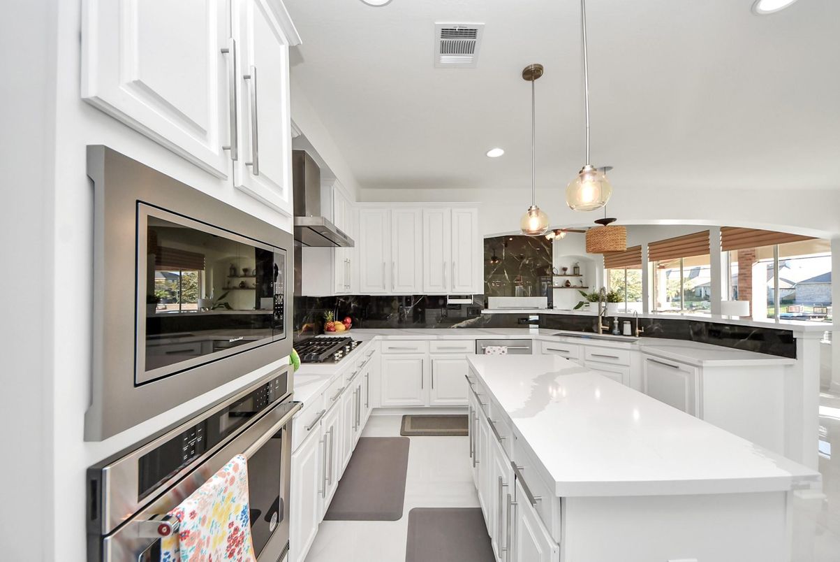 Interior, Kitchen, Pendant Lights, Recessed Lighting, Stainless Steel Appliances