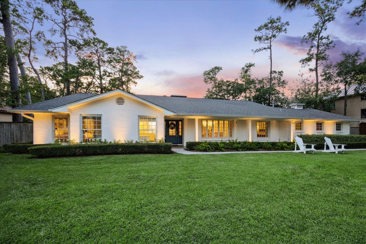 Backyard, Exterior, Facade, Ranch