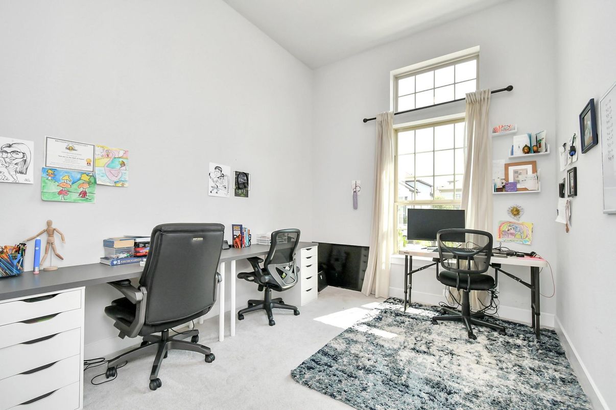 Home Office, Interior