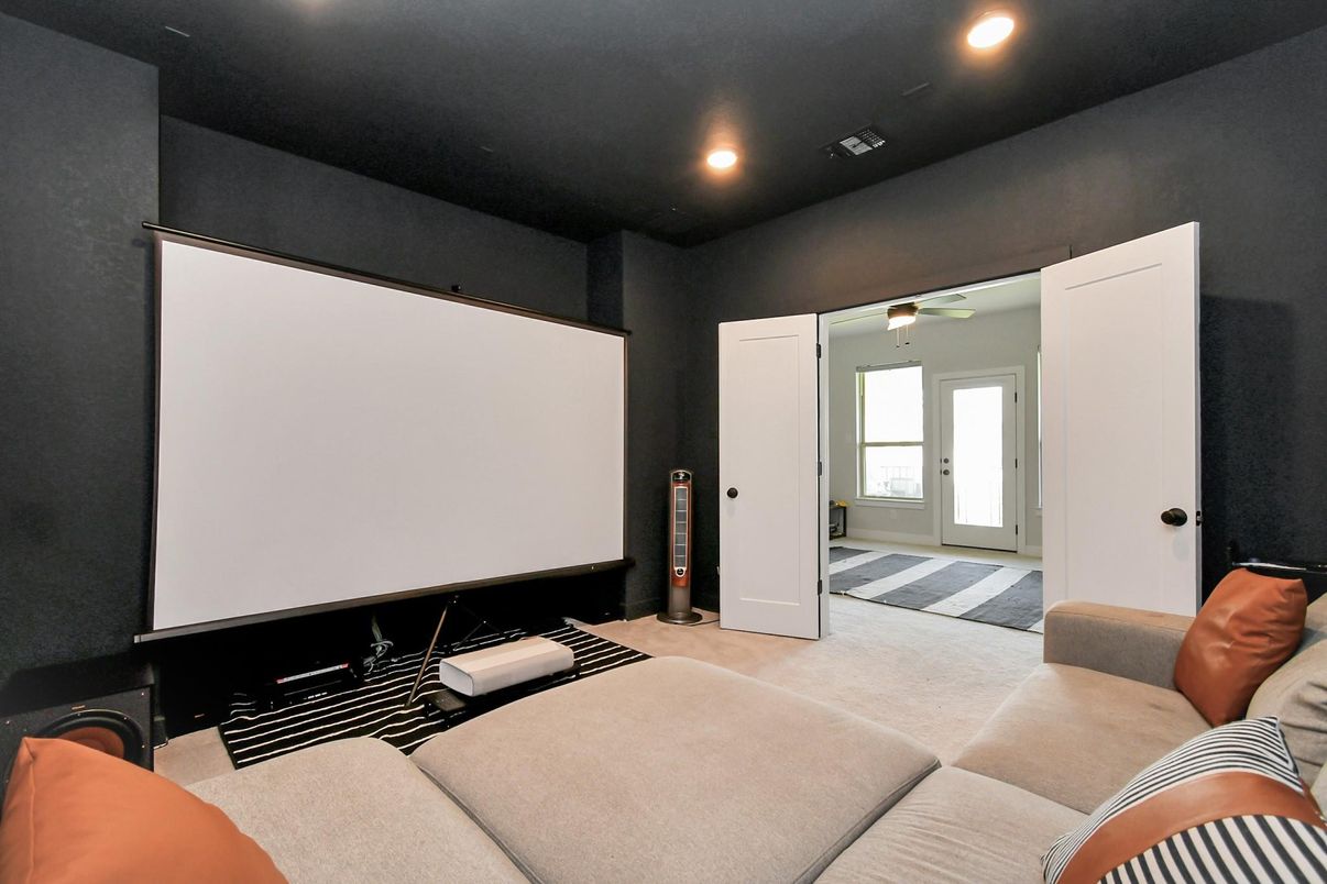 Interior, Projection Screen, Recessed Lighting, Theatre Room