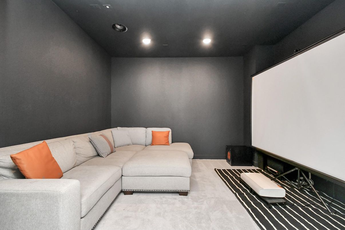 Interior, Projection Screen, Recessed Lighting, Theatre Room