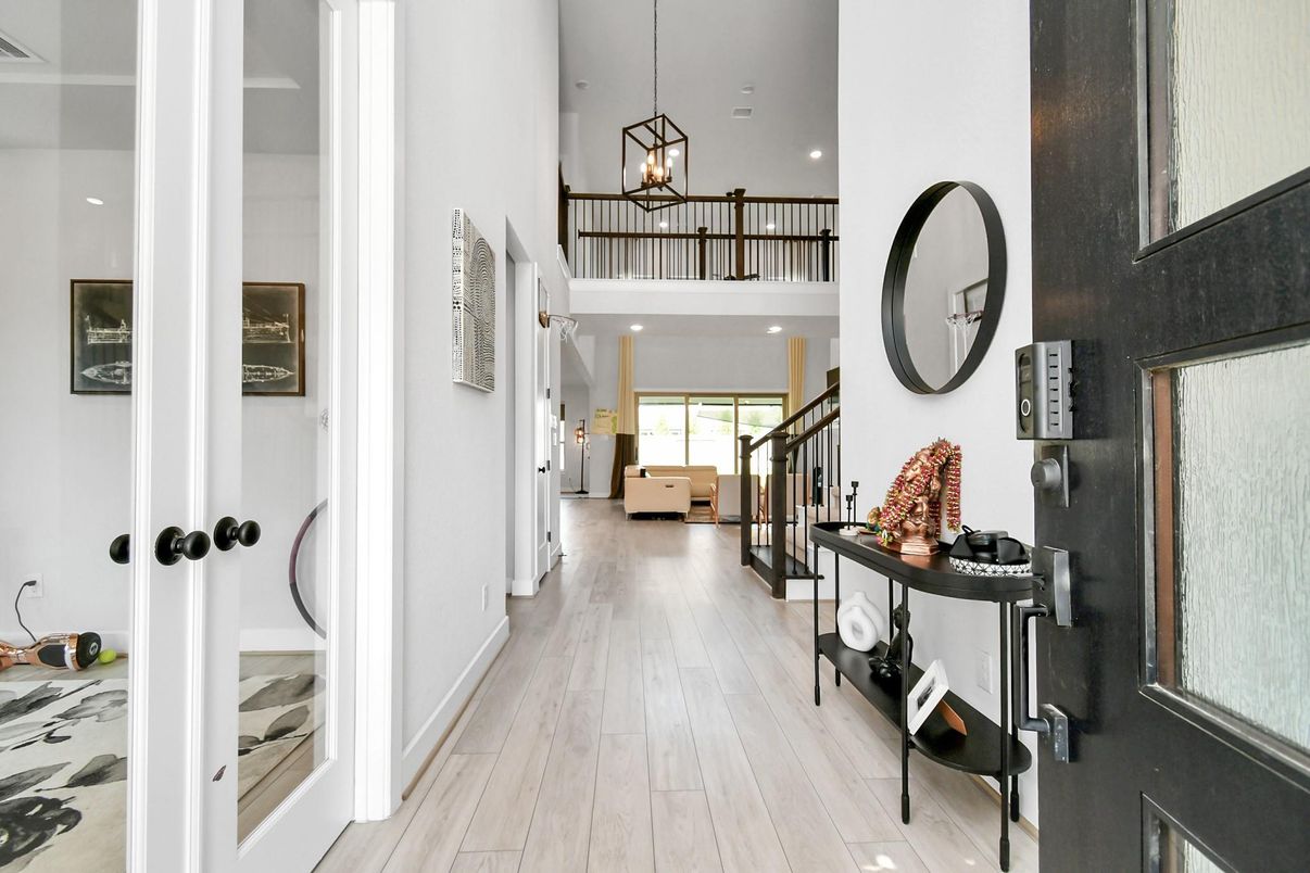 Interior, Pendant Lights, Recessed Lighting, Wood Texture Flooring