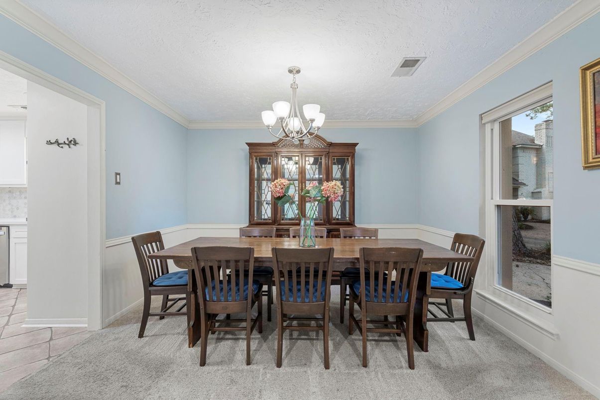 Chandelier, Dining room, Interior