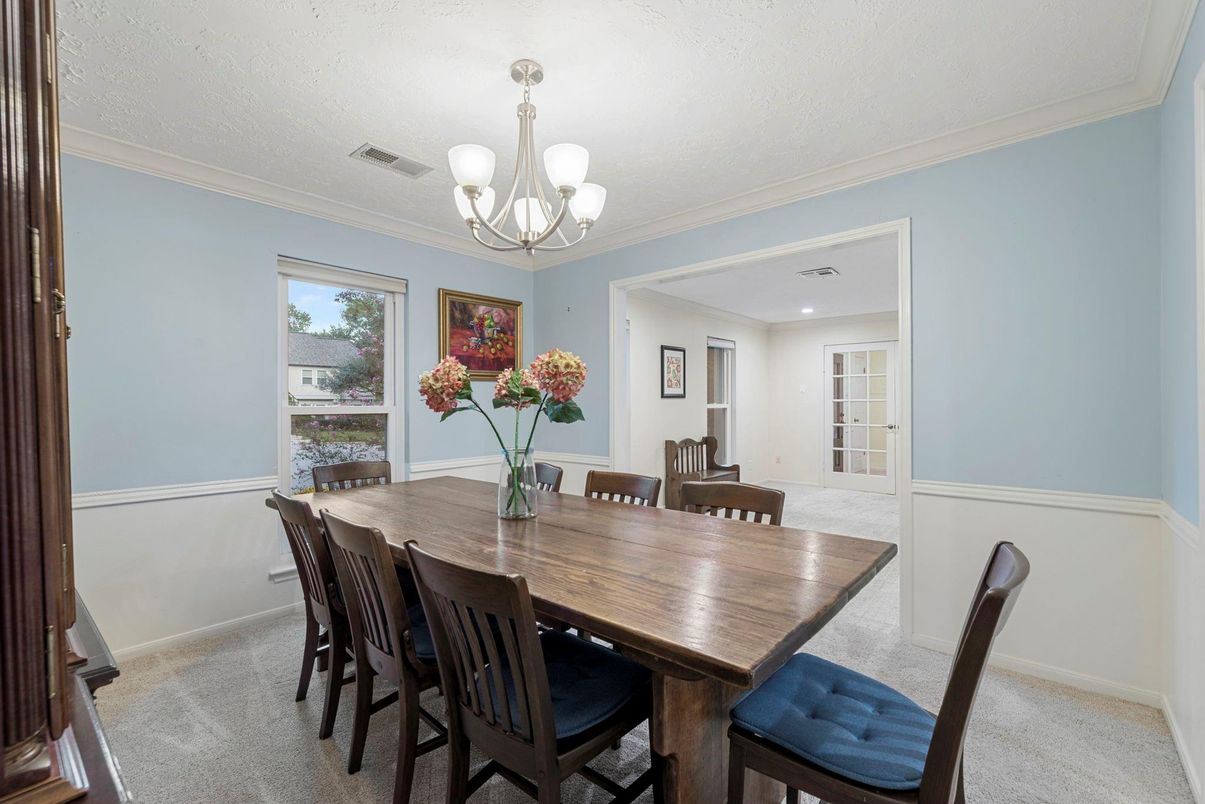 Chandelier, Dining room, Interior, Recessed Lighting