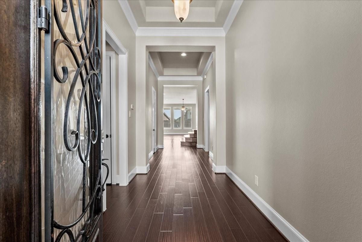 Interior, Recessed Lighting, Wood Texture Flooring