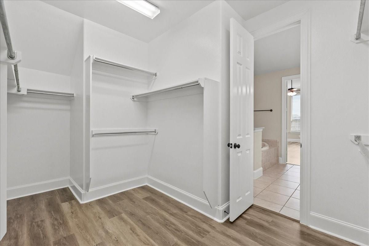 Bathroom, Interior, Walk-in Closets, Wood Texture Flooring