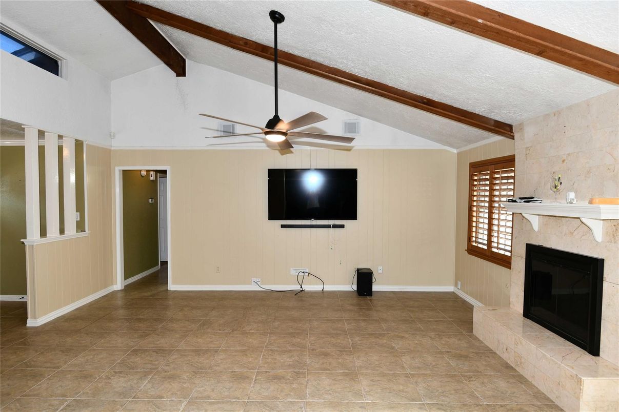 Empty room, Fireplace, Interior, Wooden Beams
