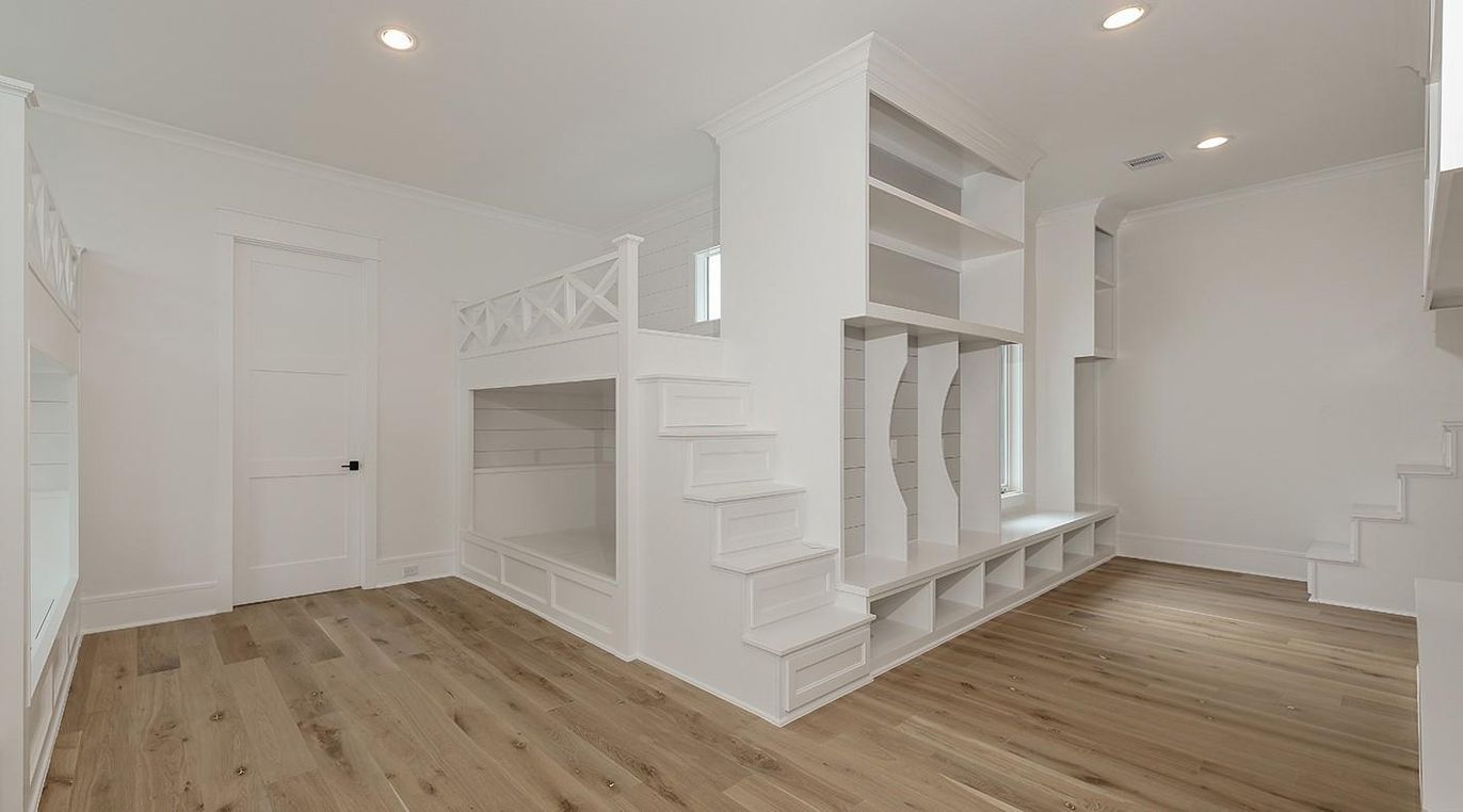 Interior, Recessed Lighting, Walk-in Closets, Wood Texture Flooring