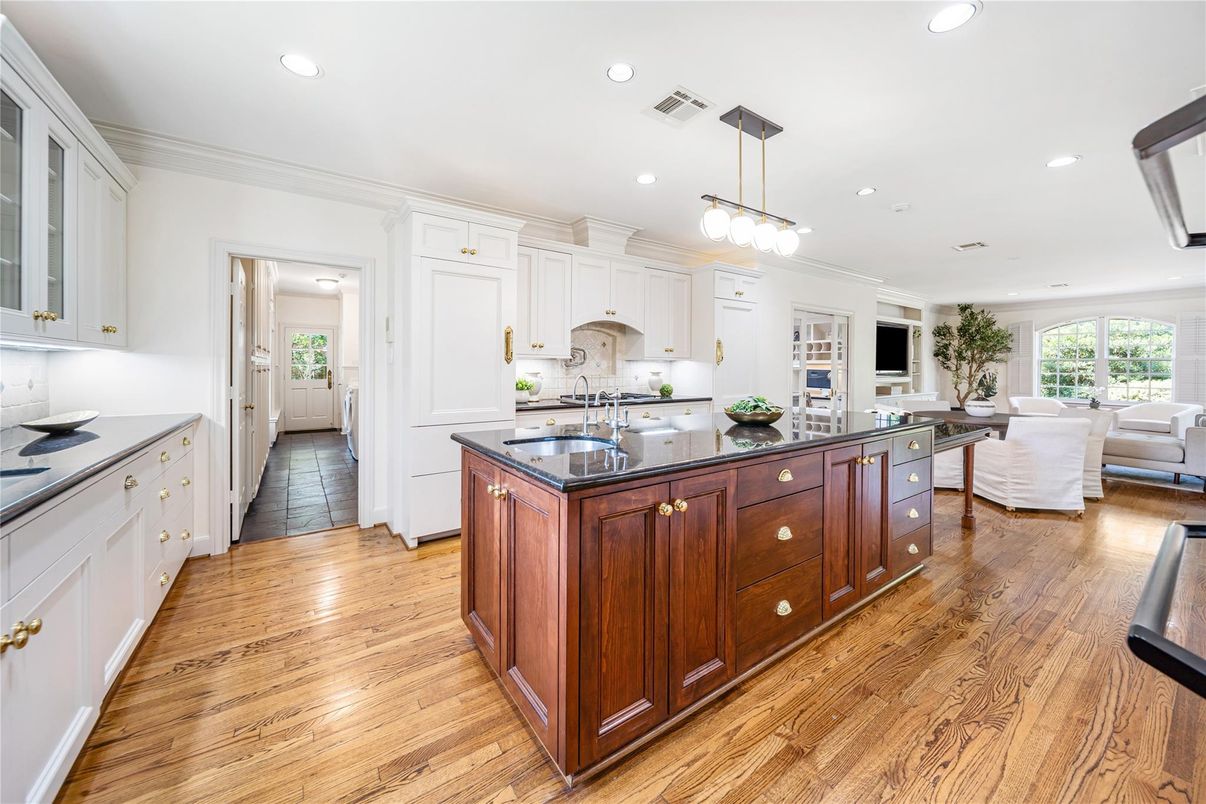 Interior, Kitchen, Living room, Pendant Lights, Recessed Lighting, Wood Texture Flooring