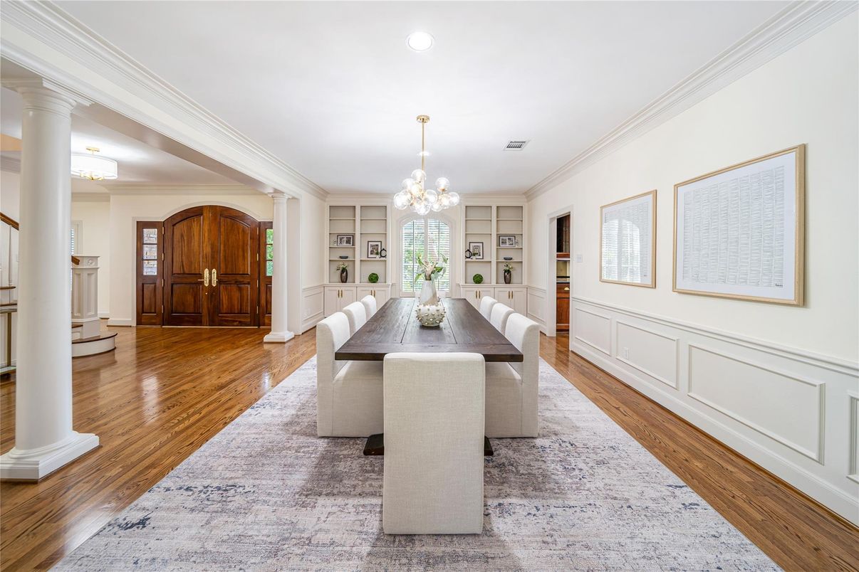 Chandelier, Dining room, Interior, Recessed Lighting, Wood Texture Flooring