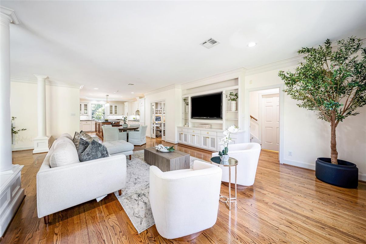 Interior, Kitchen, Living room, Pendant Lights, Recessed Lighting, Wood Texture Flooring