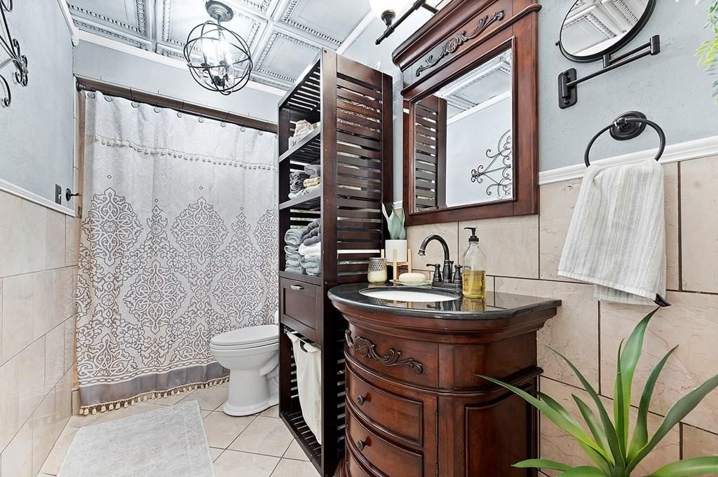 Bathroom, Interior