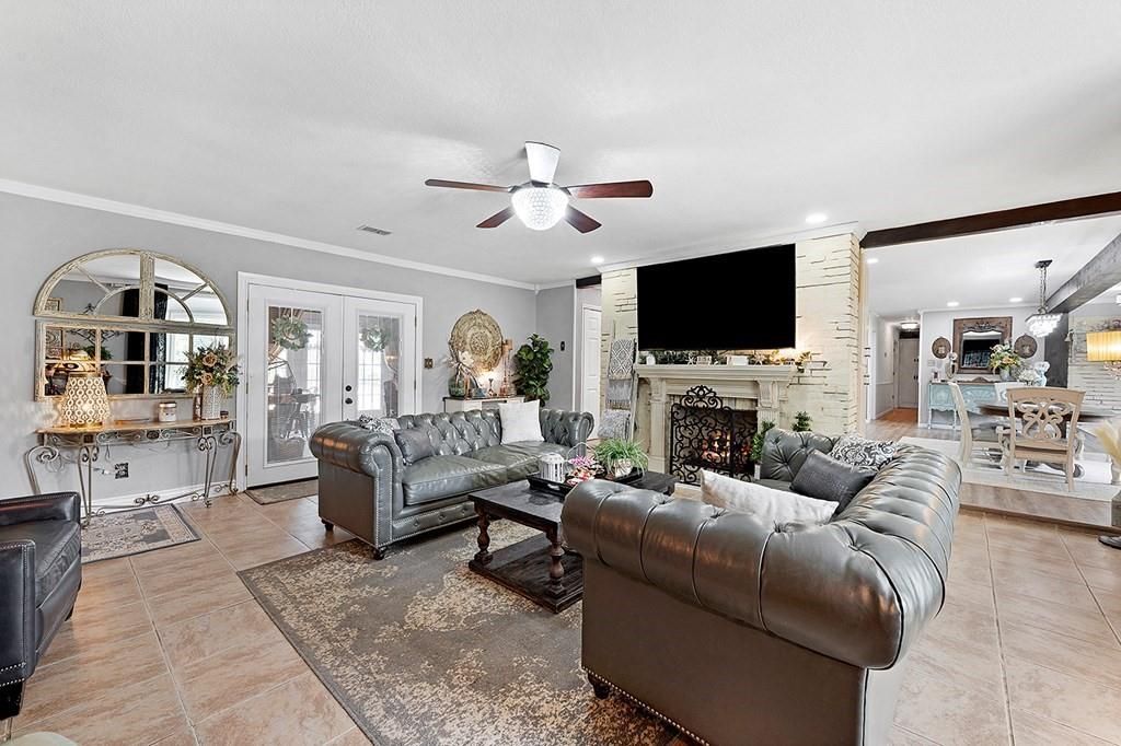 Dining room, Fireplace, Interior, Living room, Pendant Lights, Recessed Lighting