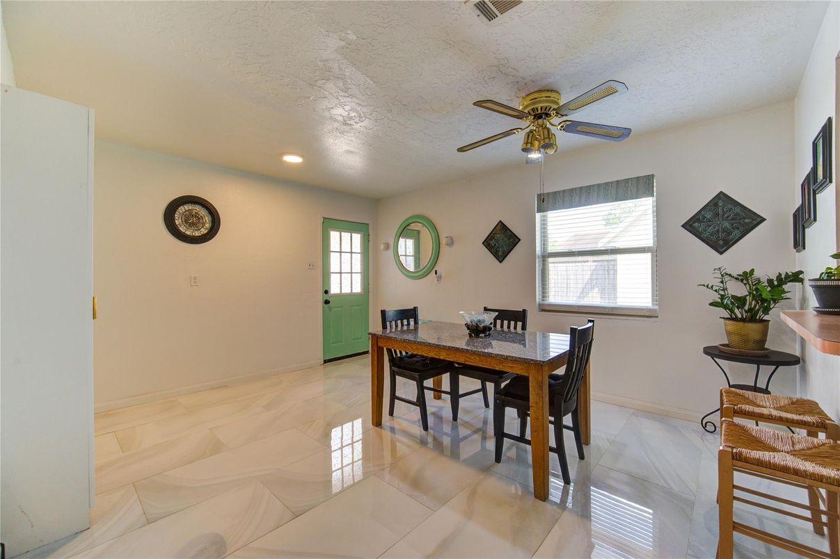 Dining room, Interior, Marble, Recessed Lighting