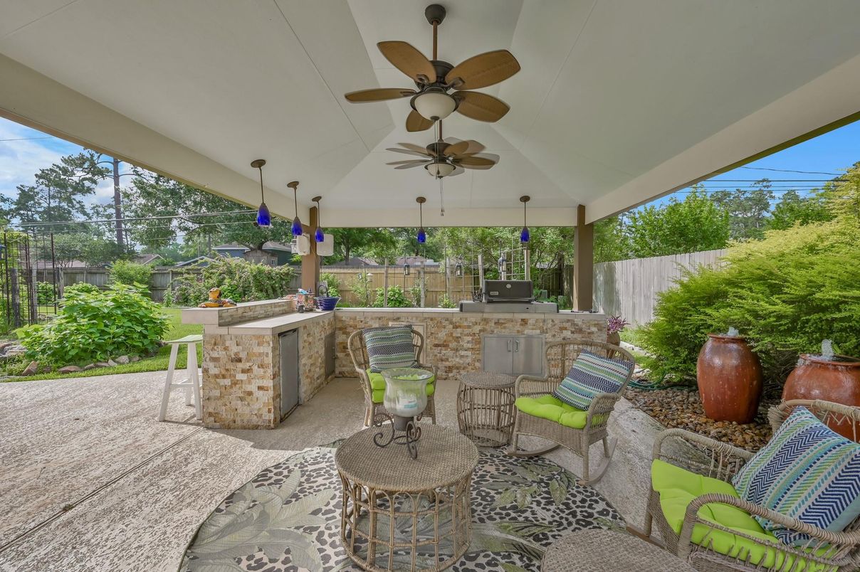 Exterior, Outdoor Kitchen