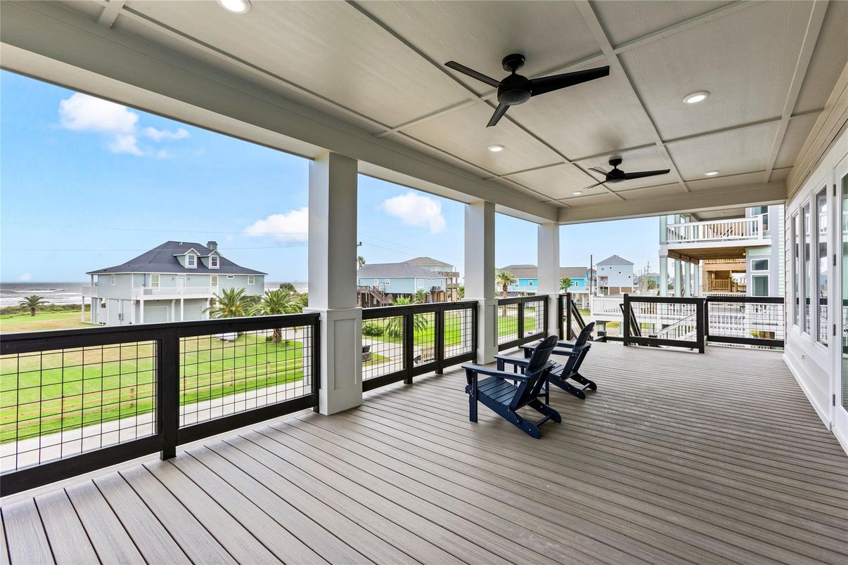 Exterior, Recessed Lighting, Water