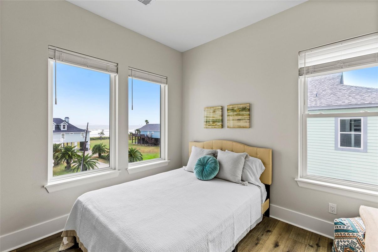 Bedroom, Interior, Water, Wood Texture Flooring