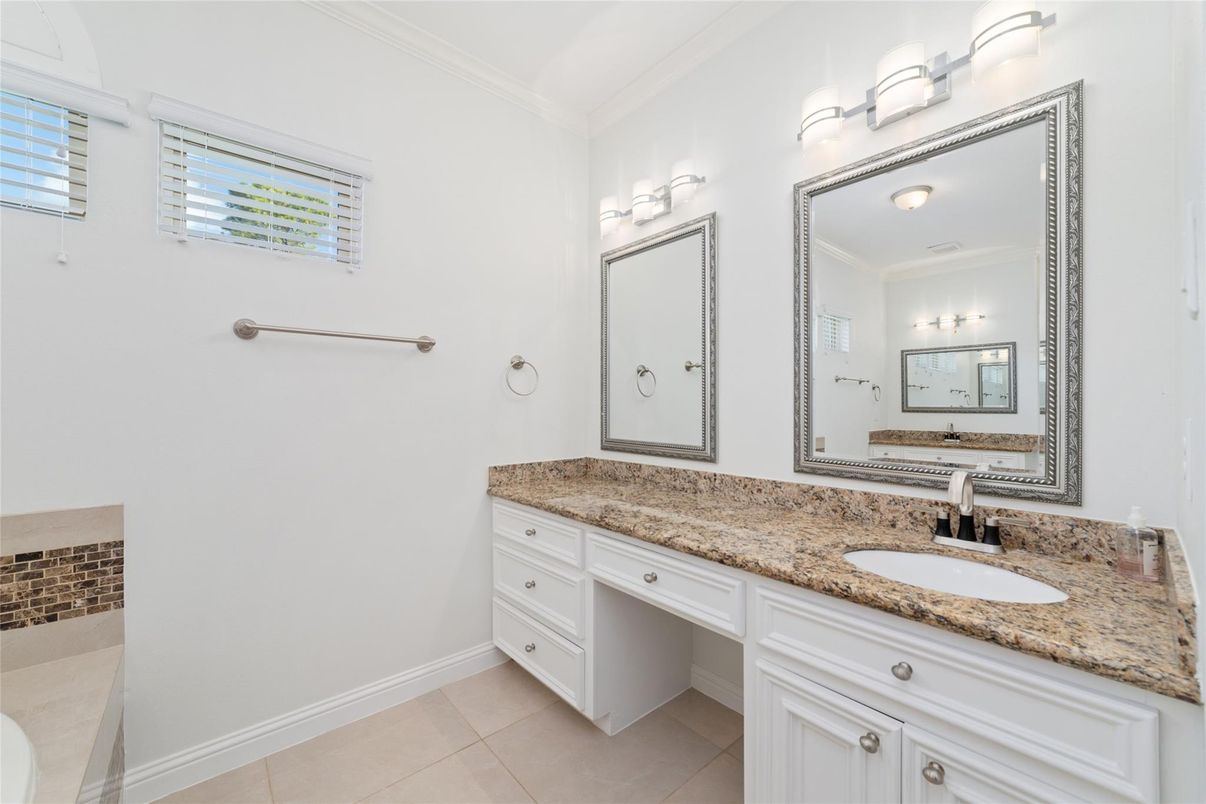 Bathroom, Dual Sink Vanities, Interior