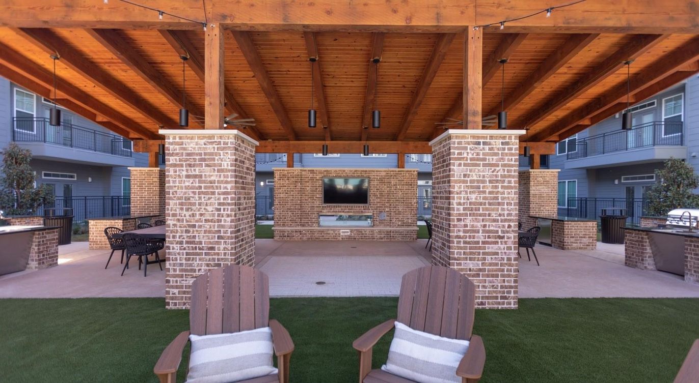Exterior, Outdoor Kitchen