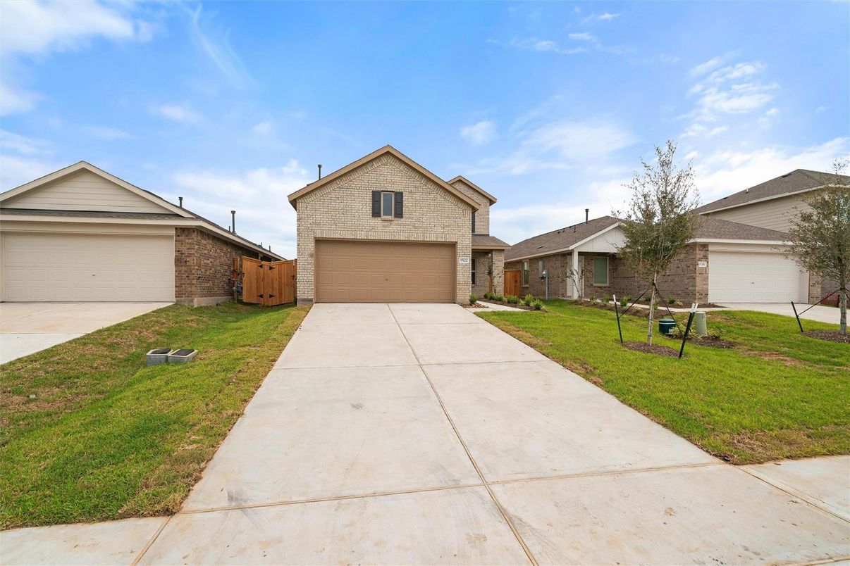 Backyard, Detached Garage, Exterior
