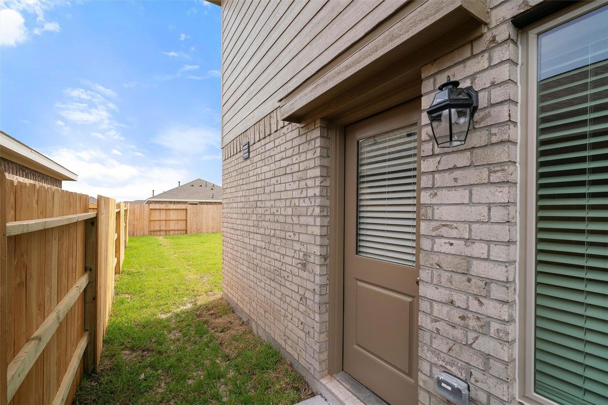 Backyard, Exterior