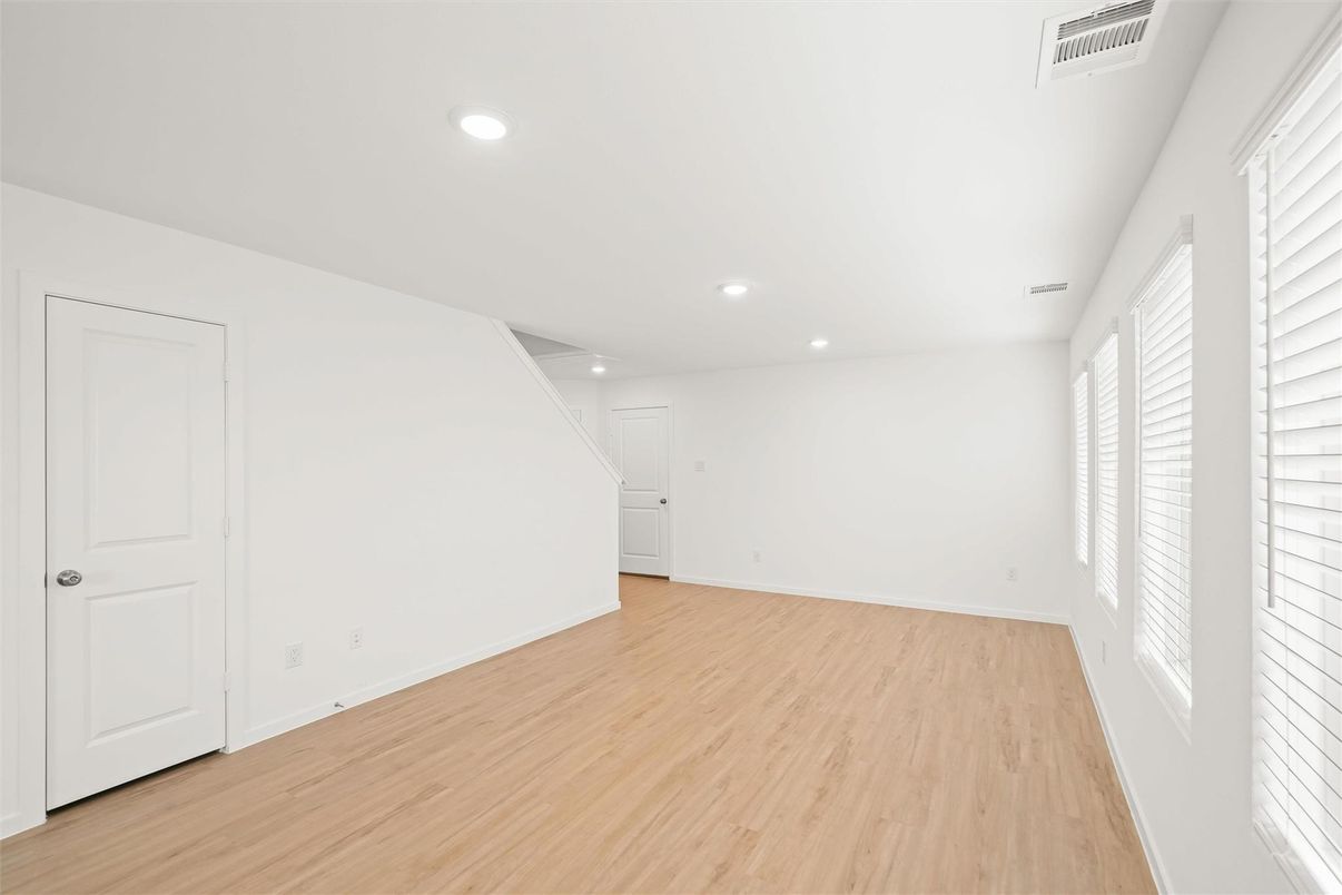 Empty room, Interior, Recessed Lighting, Wood Texture Flooring