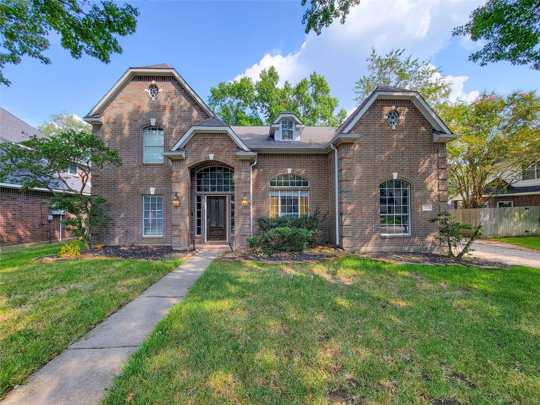 Exterior, Facade, Brick Facade, Brick Traditional