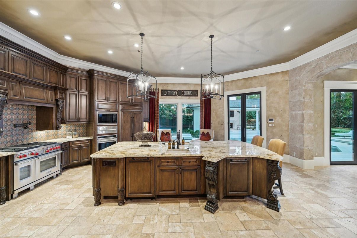 Dining room, Interior, Kitchen, Pendant Lights, Recessed Lighting, Stainless Steel Appliances
