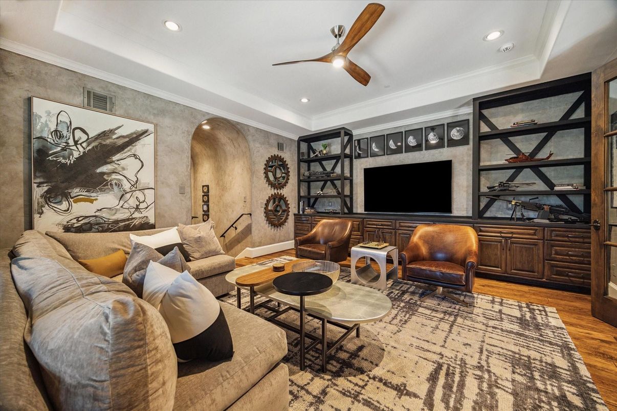 Interior, Living room, Recessed Lighting, Wood Texture Flooring