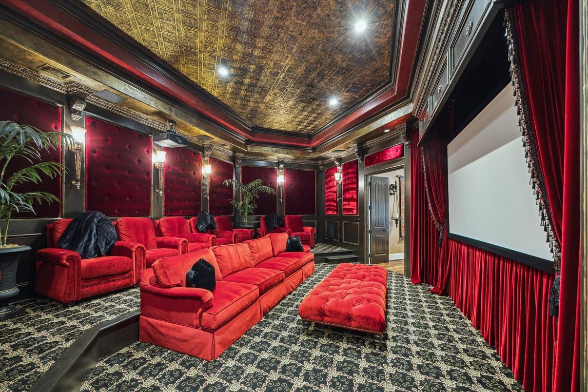 Interior, Projection Screen, Recessed Lighting, Theatre Room