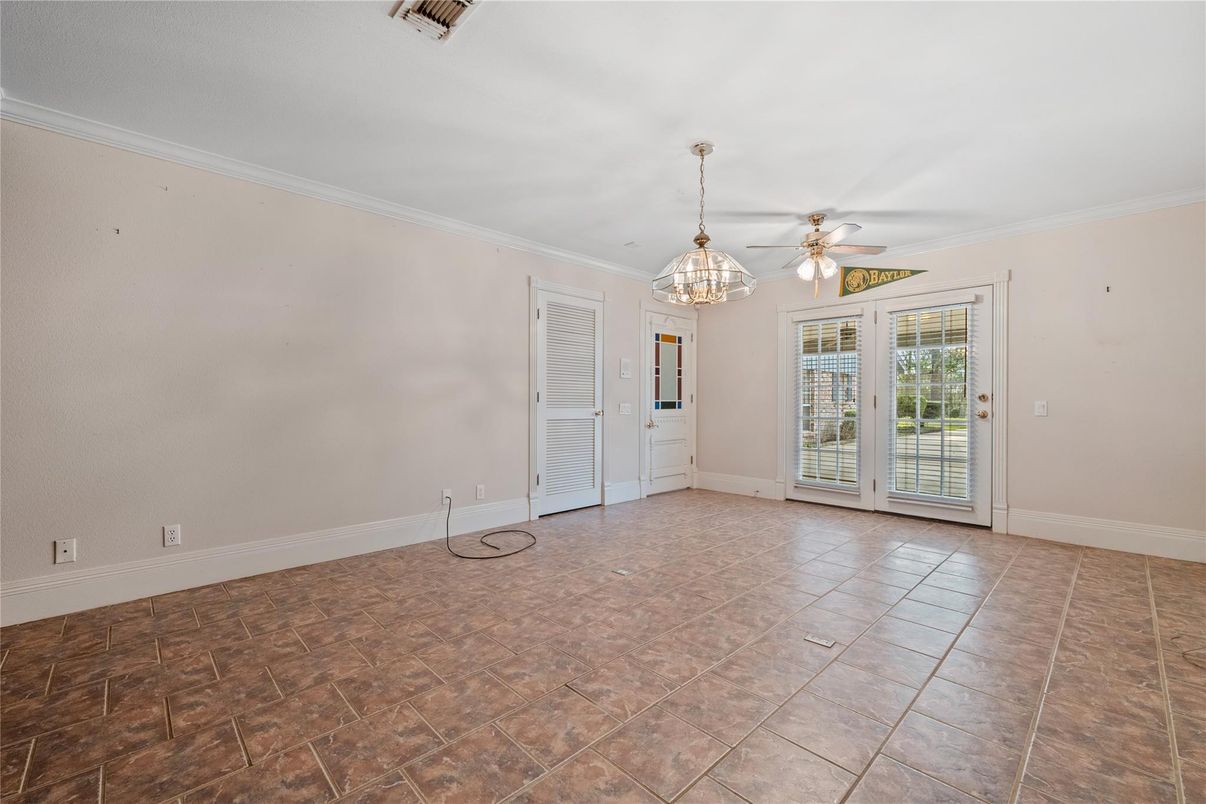 Chandelier, Empty room, Interior, Pendant Lights