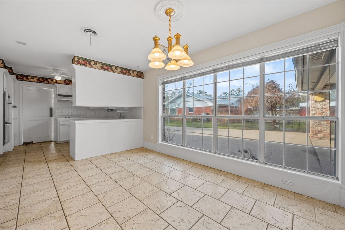 Chandelier, Interior, Kitchen