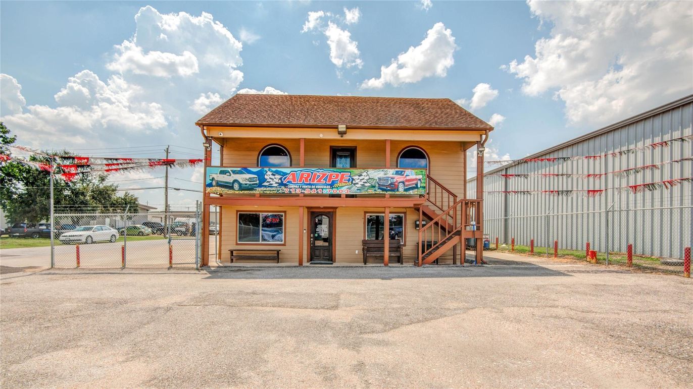 Backyard, Exterior, Facade, None