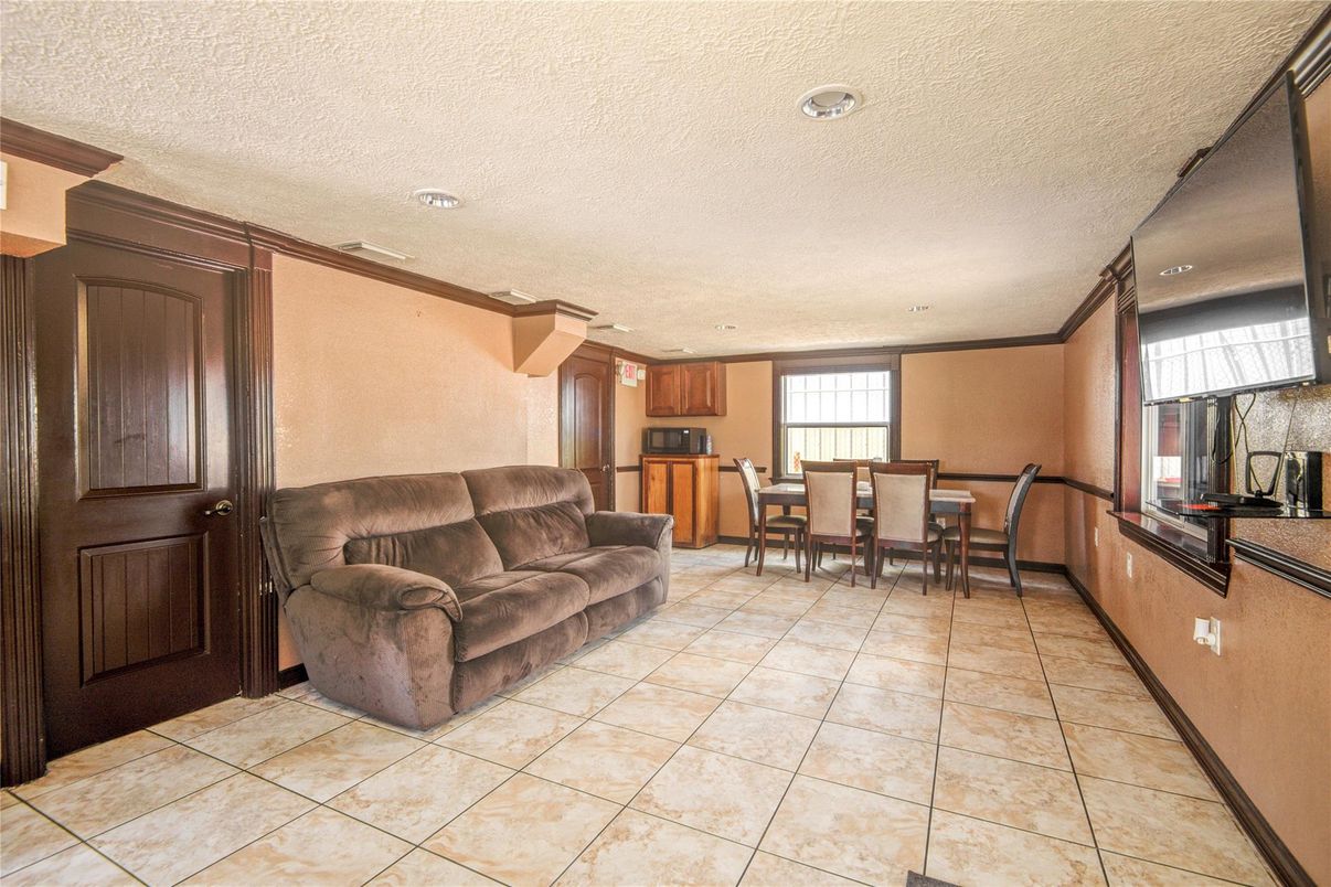 Dining room, Interior, Kitchen, Recessed Lighting