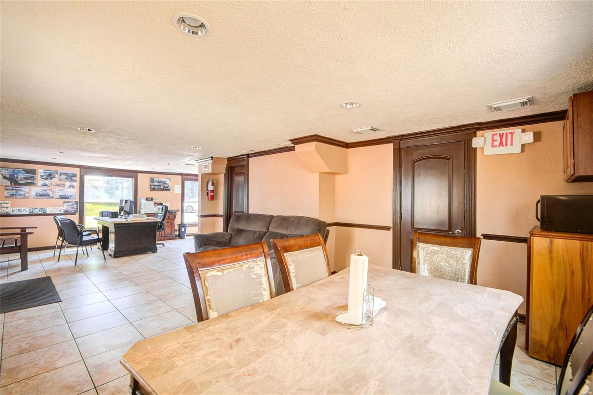 Dining room, Interior, Living room, Recessed Lighting