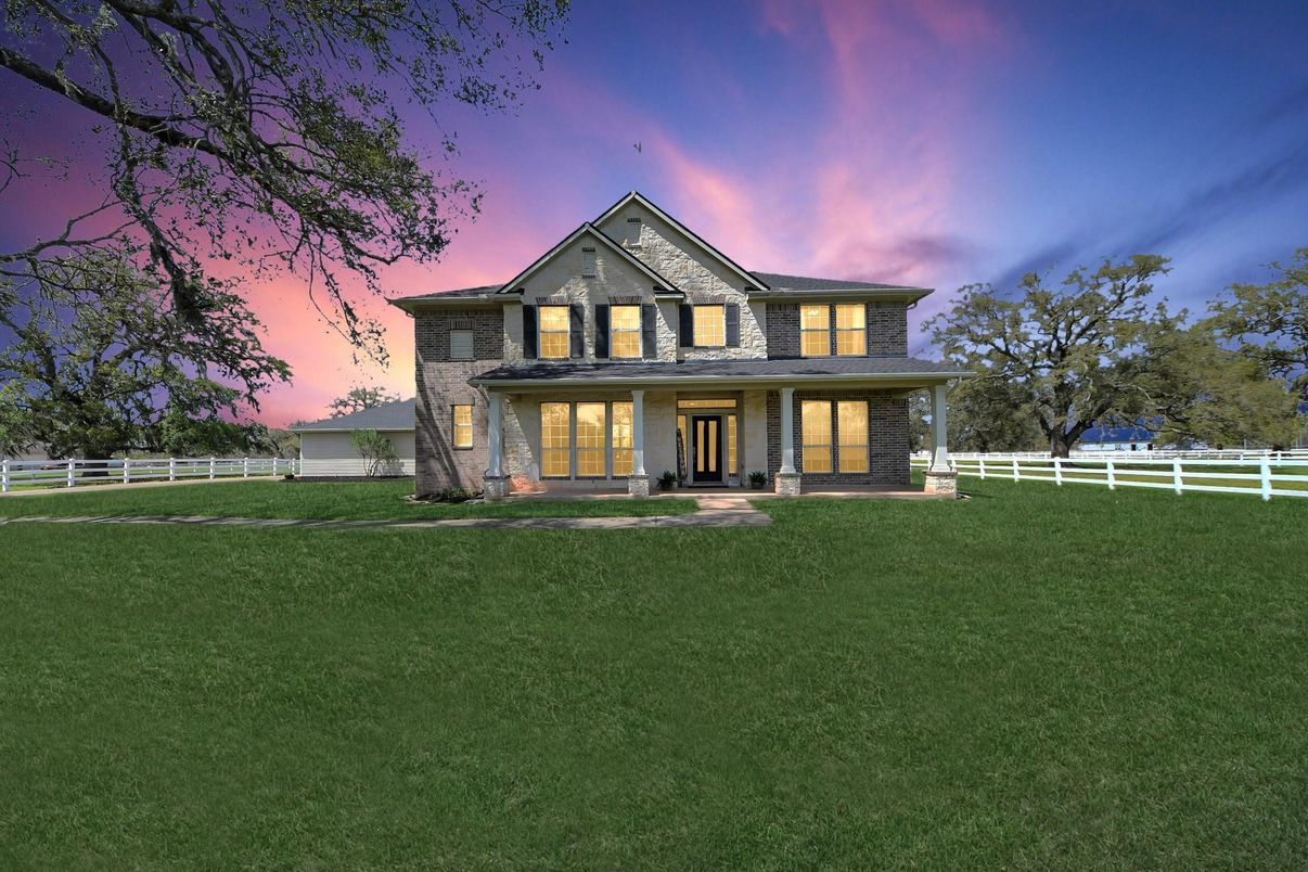 Backyard, Exterior, Facade, Farmhouse