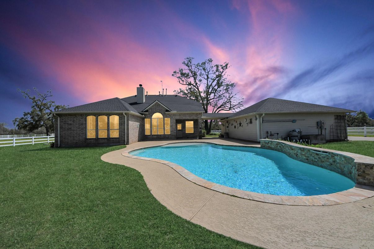 Backyard, Exterior, Pool