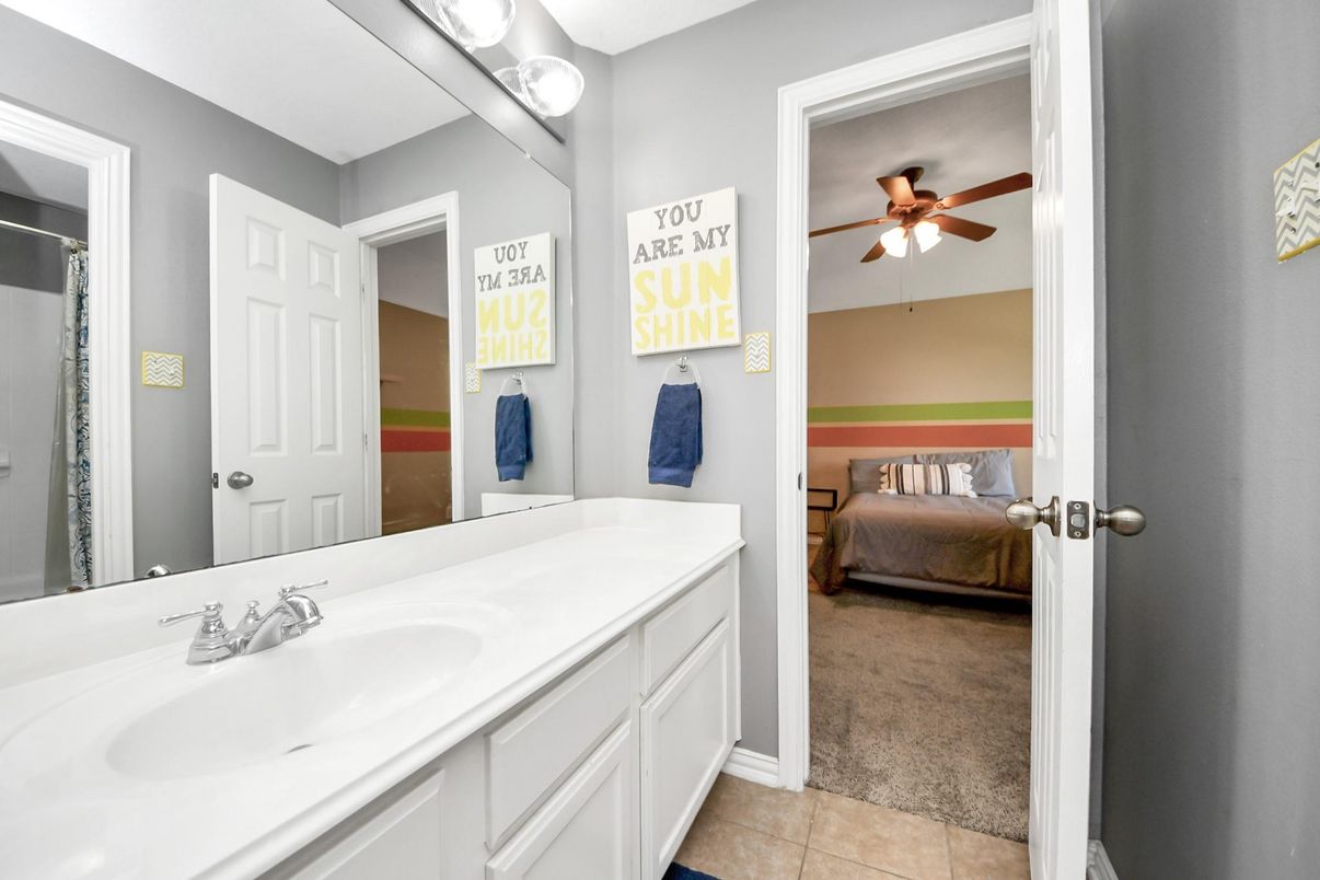Bathroom, Bedroom, Dual Sink Vanities, Interior