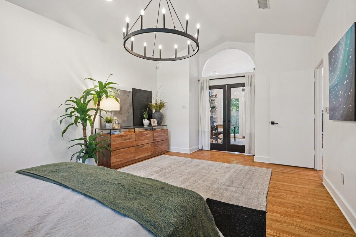 Bedroom, Chandelier, Interior, Pendant Lights, Recessed Lighting, Wood Texture Flooring