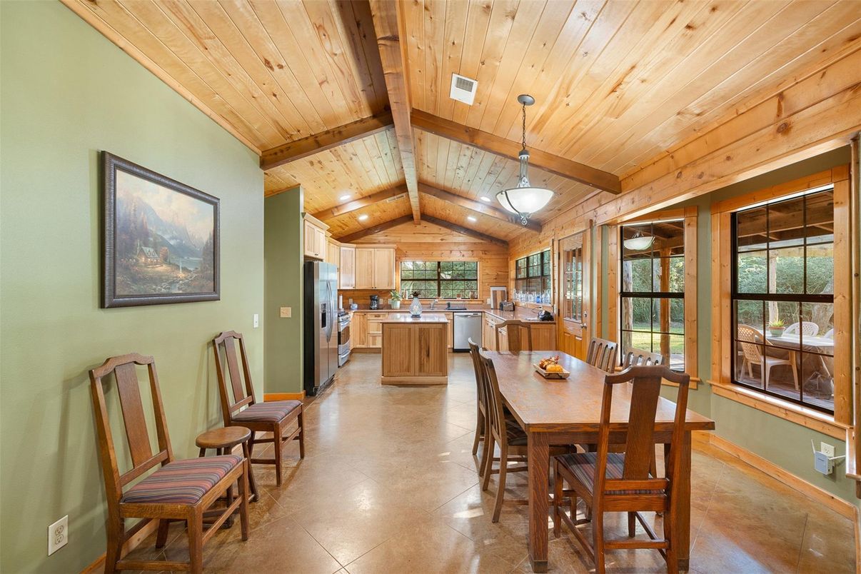 Dining room, Interior, Kitchen, Pendant Lights, Recessed Lighting, Wooden Beams, Wooden Ceilings