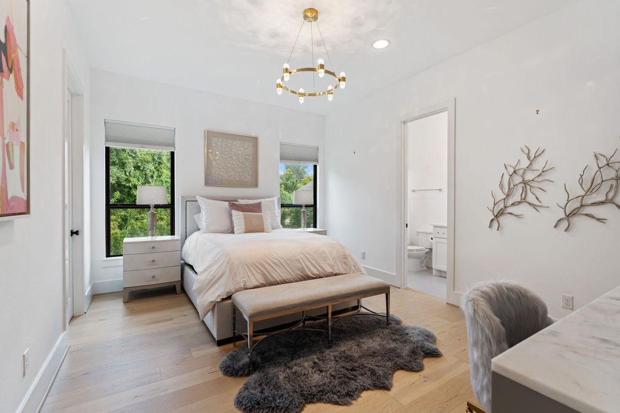 Bathroom, Bedroom, Interior, Pendant Lights, Recessed Lighting, Wood Texture Flooring