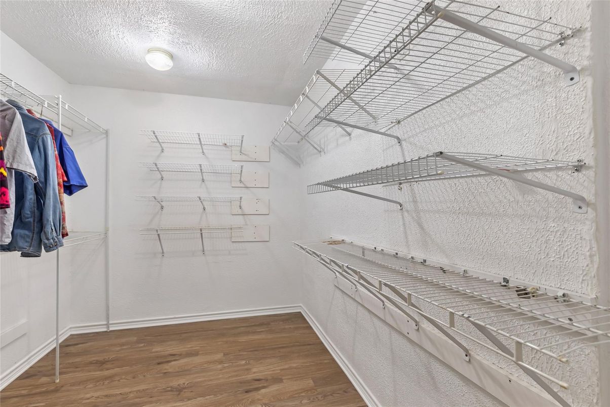 Interior, Walk-in Closets, Wood Texture Flooring