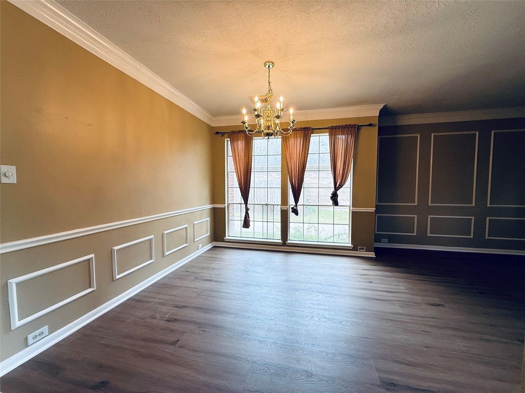 Chandelier, Empty room, Interior, Wood Texture Flooring