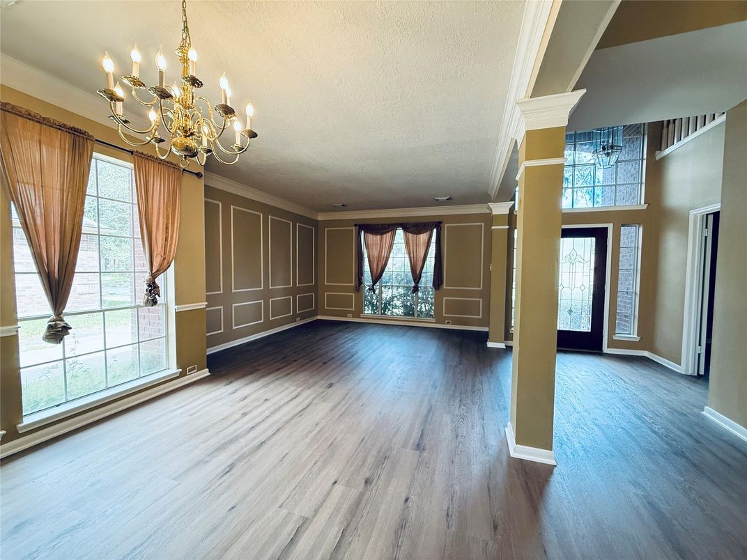 Chandelier, Empty room, Interior, Wood Texture Flooring