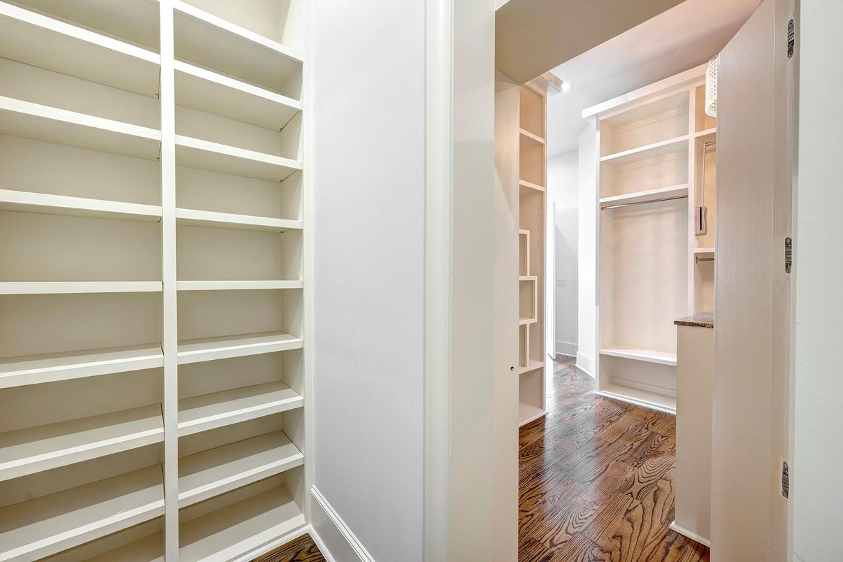 Interior, Walk-in Closets, Wood Texture Flooring