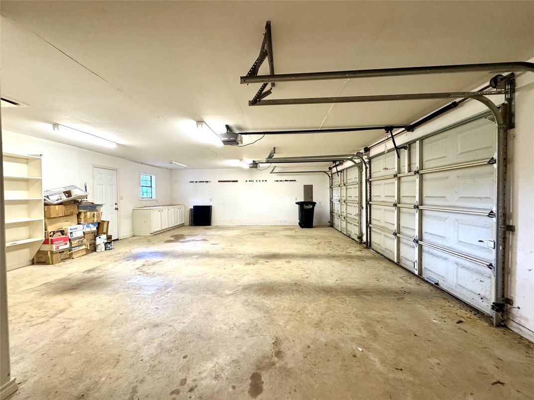 Garage, Interior