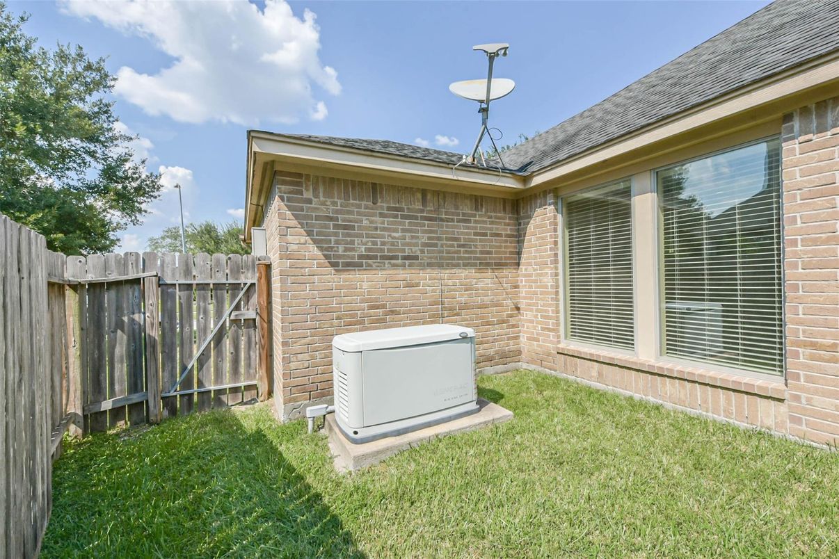 Backyard, Exterior